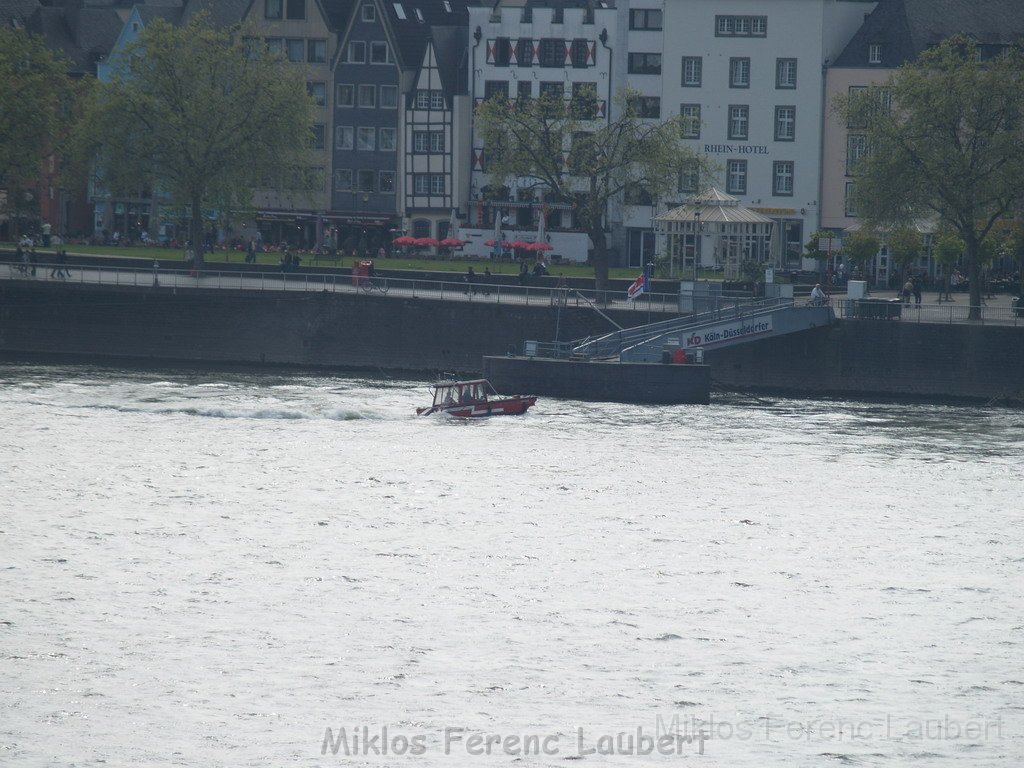 Uebungsfahrt Loeschboot und Ursula P05.JPG